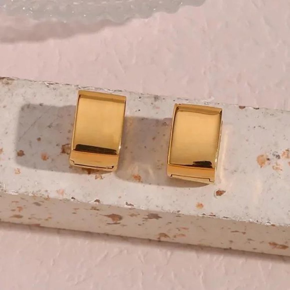 New Minimalist Square 18k Gold Huggies Earring, NICE EARRINGS, CUTE EARRINGS - Picture 4 of 7